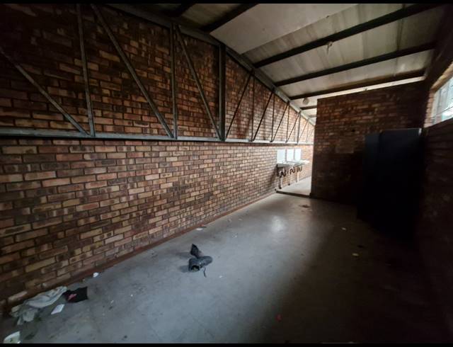 790M² FACTORY TO LET IN JET PARK